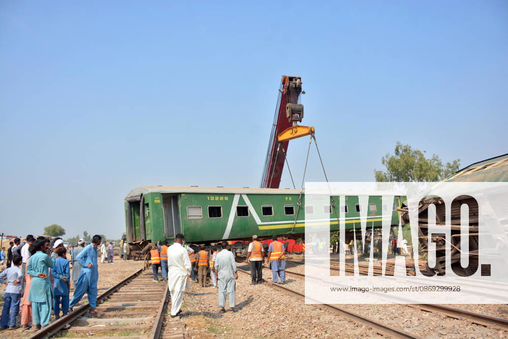 7 killed, 40 injured as passenger train derails in Pakistan MULTAN, PAKISTAN - OCTOBER 13: Rescue workers search for victims following the derailment of the Rehman Baba Express passenger train on the outskirts of Multan, Pakistan, on October 13, 2026. At least seven people were killed and 40 others injured when a passenger train derailed in Pakistan s eastern Punjab province early Tuesday, local media reported. Muhammad Reza Anadolu Multan Pakistan. Editorial use only. Please get in touch for any other usage.
