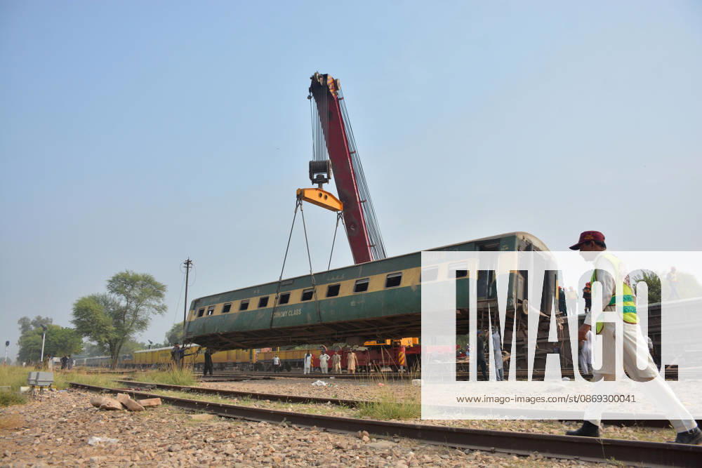 7 killed, 40 injured as passenger train derails in Pakistan MULTAN, PAKISTAN - OCTOBER 13: Rescue workers search for victims following the derailment of the Rehman Baba Express passenger train on the outskirts of Multan, Pakistan, on October 13, 2026. At least seven people were killed and 40 others injured when a passenger train derailed in Pakistan s eastern Punjab province early Tuesday, local media reported. Muhammad Reza Anadolu Multan Pakistan. Editorial use only. Please get in touch for any other usage.