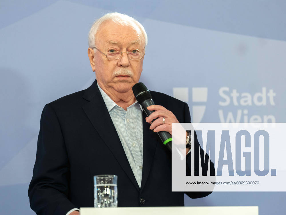 2026-10-13-Pressegespräch-des-Bürgermeisters Präsident Michael Häupl (Wiener Wissenschafts-, Forschungs- und Technologiefonds) am 13. Oktober 2026 beim Pressegespräch zum Thema ME CFS und postakute Infektionssyndrome - Forschung und Versorgung im Rathaus in Wien, Wien, Österreich.