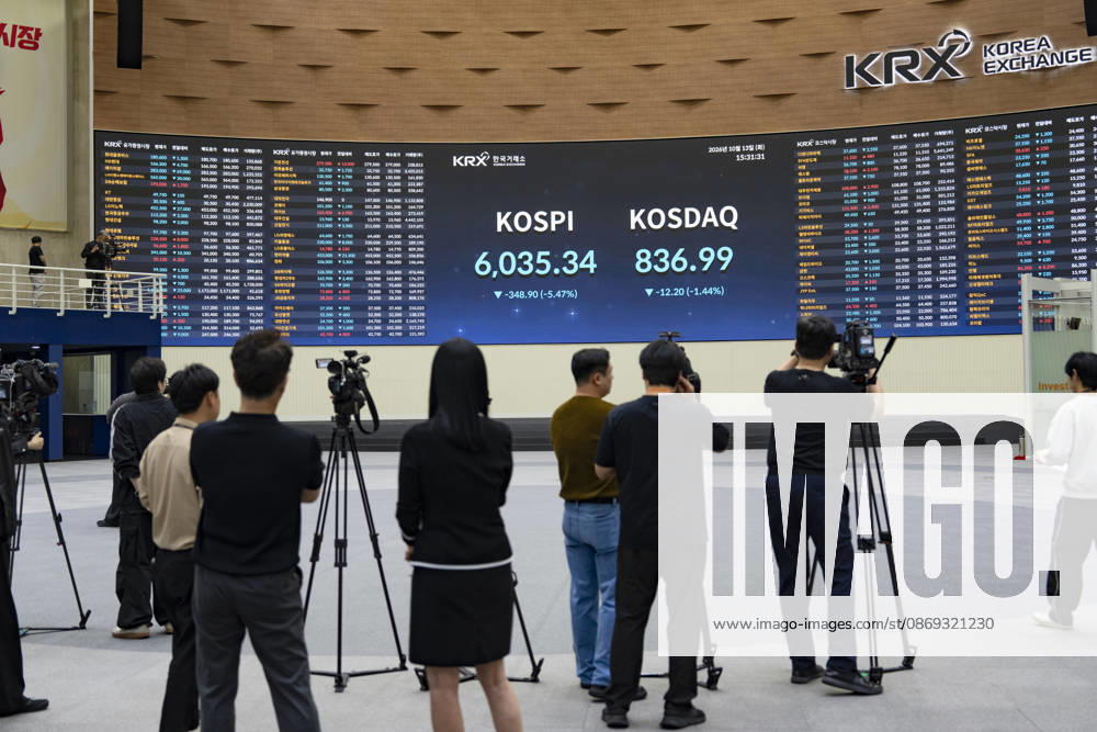 South Korea Stocks Plunge As KOSPI Drops Sharply At KRX In Seoul Camera crews record the main electronic scoreboard at the Korea Exchange (KRX) trading hall in Yeouido, Seoul, South Korea, on October 13, 2026. The benchmark KOSPI index closed at 6,035.34, down 348.90 points (-5.47%), while the tech-heavy KOSDAQ closed at 836.99, down 12.20 points (-1.44%). Seoul Seoul South Korea