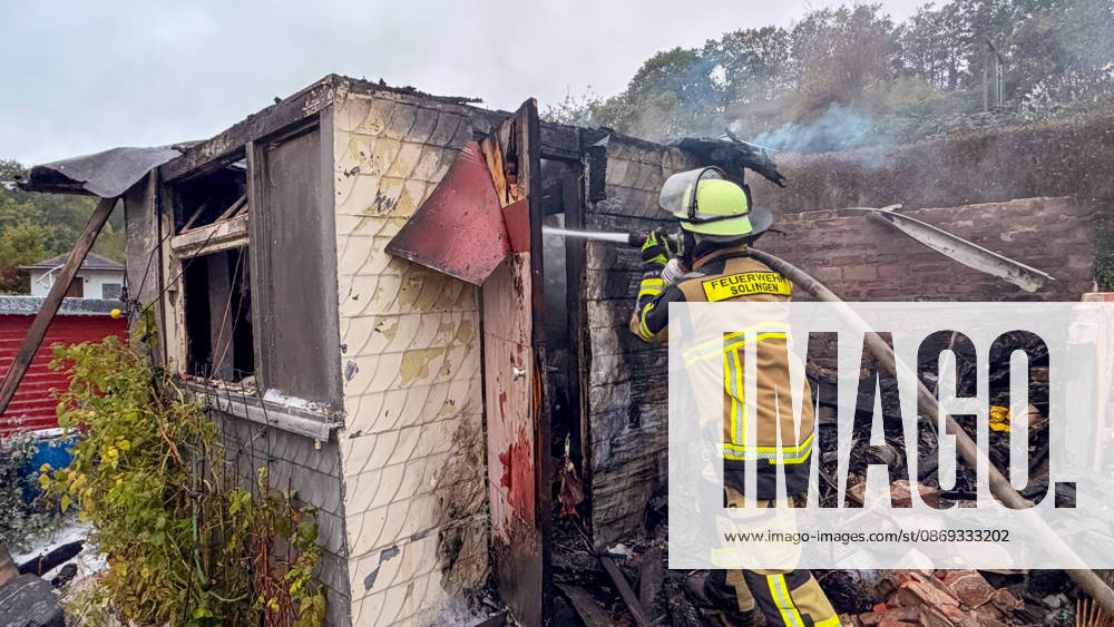 Wohnungsloses Paar nach Brandstiftung in Solingen festgenommen Für die Feuerwehr hieß es am Dienstagnachmittag (13.10.2026) gegen 16:05 Uhr ausrücken: In einer Kleingartenanlage am Ginsterweg in Solingen war es zum Vollbrand einer Gartenlaube gekommen. Als die Einsatzkräfte eintrafen stand eine Hütte bereits vollständig in Flammen, eine große Rauchsäule stieg über derm Gartenverein auf. Über mehrere hundert Meter musste eine Wasserversorgung gelegt werden bevor die Brandbekämpfung durchgeführt werden konnte. Rund vier Stunden später war der Brand gelöscht und die letzten Glutnester ebenfalls abgekühlt. Die der Besitzer der Gartenhütte berichtete, habe er bereits am Mittag ein wohnungsloses Paar in seiner Gartenlaube angetro