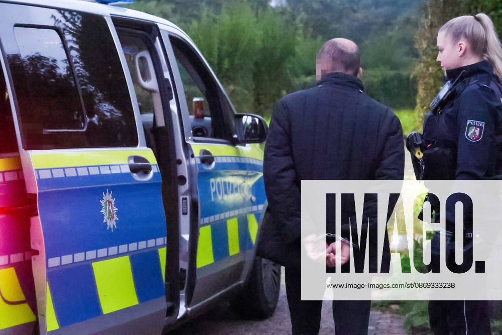 Wohnungsloses Paar nach Brandstiftung in Solingen festgenommen Für die Feuerwehr hieß es am Dienstagnachmittag (13.10.2026) gegen 16:05 Uhr ausrücken: In einer Kleingartenanlage am Ginsterweg in Solingen war es zum Vollbrand einer Gartenlaube gekommen. Als die Einsatzkräfte eintrafen stand eine Hütte bereits vollständig in Flammen, eine große Rauchsäule stieg über derm Gartenverein auf. Über mehrere hundert Meter musste eine Wasserversorgung gelegt werden bevor die Brandbekämpfung durchgeführt werden konnte. Rund vier Stunden später war der Brand gelöscht und die letzten Glutnester ebenfalls abgekühlt. Die der Besitzer der Gartenhütte berichtete, habe er bereits am Mittag ein wohnungsloses Paar in seiner Gartenlaube angetro