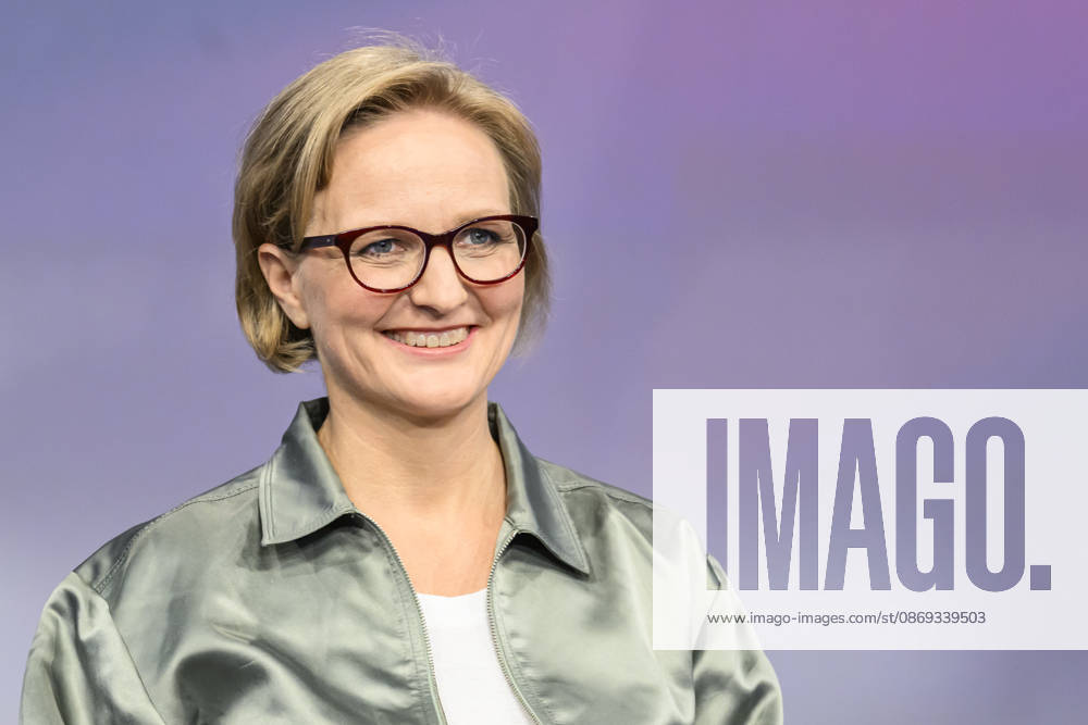 Im Bild v.l.: Franziska Brantner, Bündnis 90 Die Grünen (Parteivorsitzende), GER, Berlin, Studio, zu Gast bei Maischberger, politische Talkshow, TV, Format, mit Moderatorin Sandra Maischberger, Das Erste, aus Adlershof Am Studio 20, 13.10.2026,