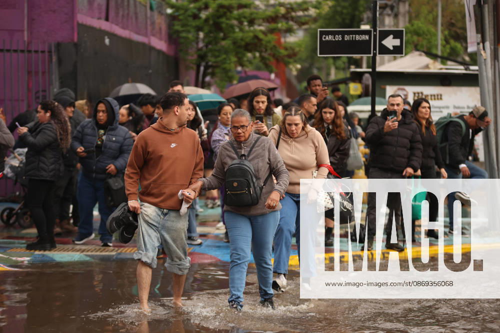 Flooding in the Nuble subway underpass following this afternoon s thunderstorm in the Metropolitan Region Claudio Caceres Aton Chile, Santiago, Chile Aton 1199633