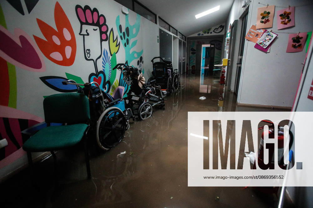 Jan Van Dijk Special School Flooding at the intersection of Irarrazaval and Lo Encalada in the municipality of Nunoa due to heavy rains in the capital Diego Martin Aton Chile, Aton 1199666 jpeg