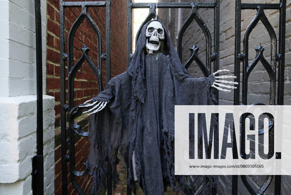 Halloween Decorations in Washington, DC Halloween themed decorations at a house downtown Washington, DC on October 13, 2026. Photo by Olivier Douliery ABACAPRESS.COM Washington Virginia United States