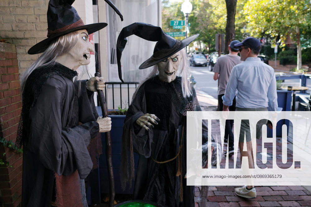 Halloween Decorations in Washington, DC Halloween themed decorations at a house downtown Washington, DC on October 13, 2026. Photo by Olivier Douliery ABACAPRESS.COM Washington Virginia United States