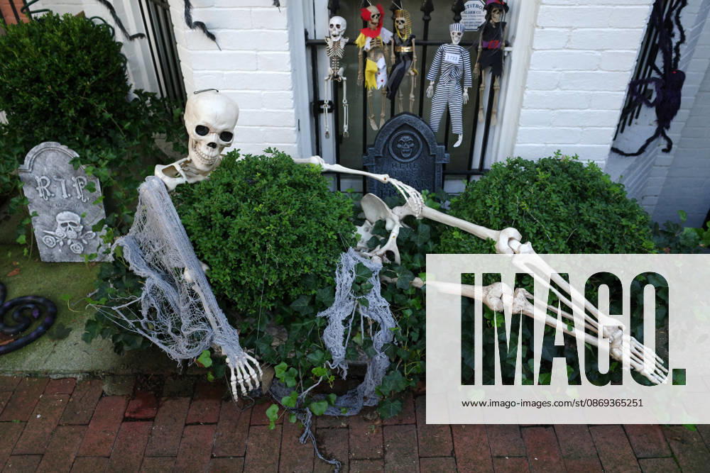Halloween Decorations in Washington, DC Halloween themed decorations at a house downtown Washington, DC on October 13, 2026. Photo by Olivier Douliery ABACAPRESS.COM Washington Virginia United States