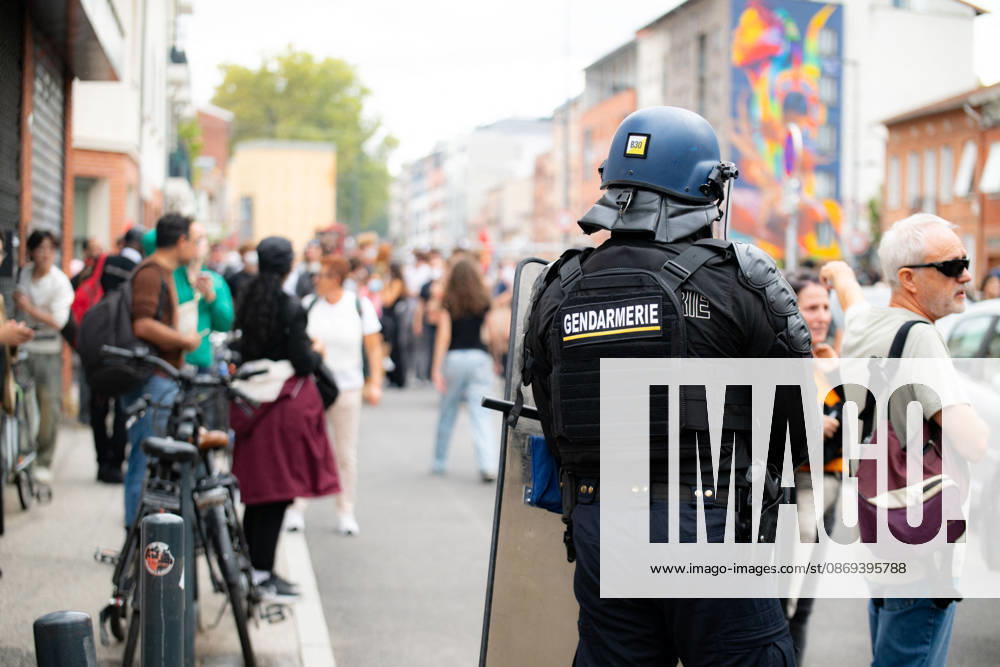 Student Protesters Clash With CRS In Toulouse - France French Gendarmerie and protesters are seen during a student protest in Toulouse, France on October 13, 2026. Photo by Nathan Barange ABACAPRESS.COM Toulouse HAUTE-GARONNE France