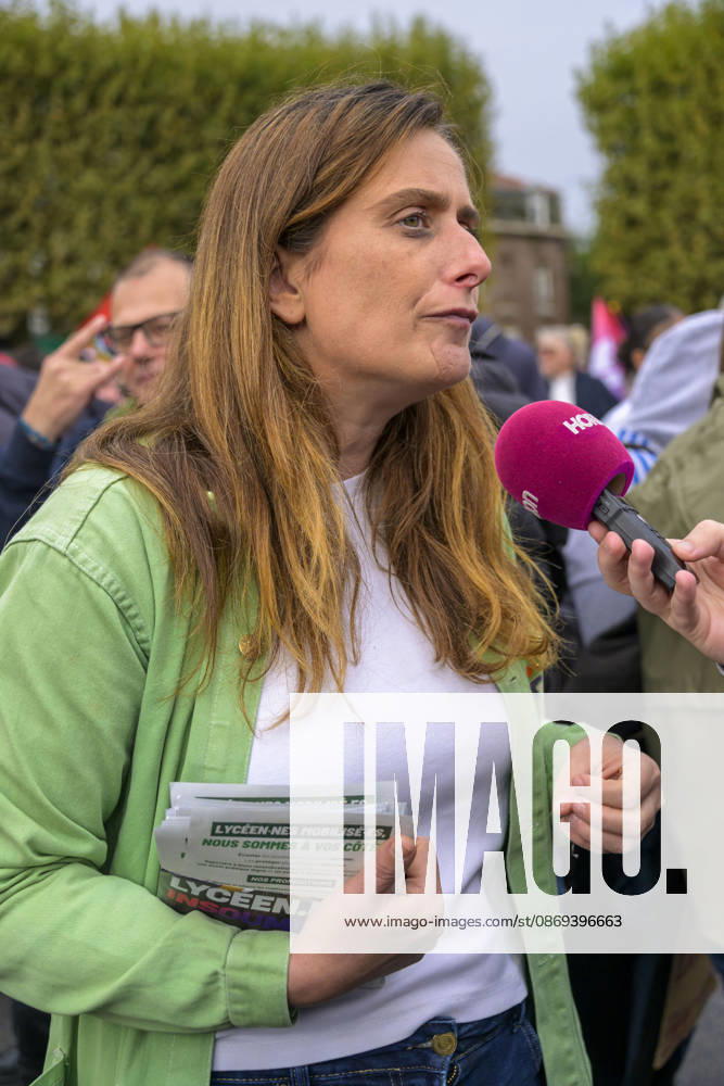 High School Students Demonstrate With Marine Tondelier In Lens - France Marine Tondelier, national secretary of the Europe Ecology The Greens party, participates in a high school student protest march in Lens, Pas de Calais, France on October 13, 2026. The demonstration involved students from local high schools accompanied by political figures, teachers, and union representatives. Photo by Blanquart C ANDBZ ABACAPRESS.COM Lens Hauts-de-France France