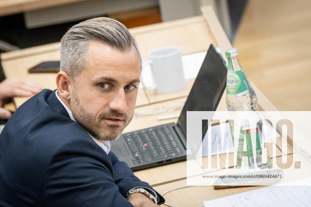 Ulrich Siegmund, AfD-Abgeordneter;Landtagssitzung Oktober 2026 (II) Sondersitzung auf Antrag von AfD und BSW zum Thema Frieden in der Ukraine schaffen, Magdeburg Sachsen-Anhalt Deutschland Landtag