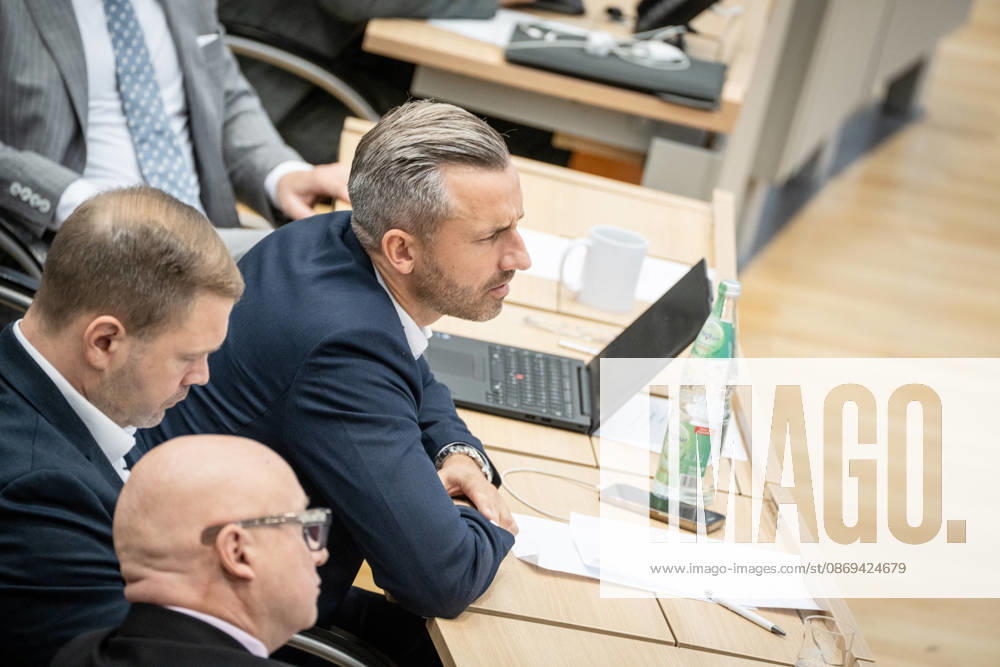 Ulrich Siegmund, AfD-Abgeordneter;Landtagssitzung Oktober 2026 (II) Sondersitzung auf Antrag von AfD und BSW zum Thema Frieden in der Ukraine schaffen, Magdeburg Sachsen-Anhalt Deutschland Landtag