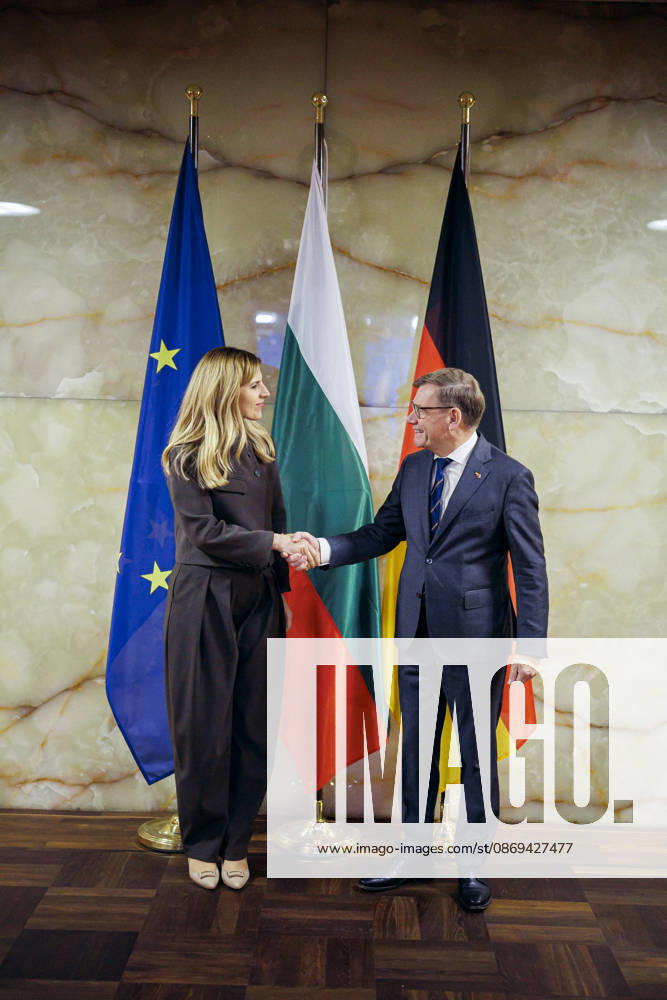 Johann Wadephul (CDU), Bundesaussenminister, trifft Welislawa Petrowa-Tschamova (Velislava Petrova-Chamova), Aussenministerin von Bulgarien. Berlin, 14.10.2026. Fotografiert im Auftrag des Auswaertigen Amtes Berlin Deutschland