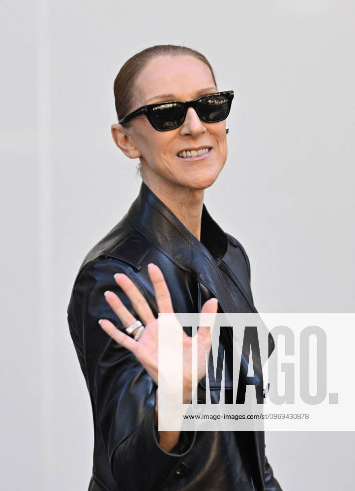 Céline Dion greets her fans as she leaves theRoyal Monceau Hotel in Paris before heading to the La Plénitude Arena in Paris La Défense to continue her concert series on October 14, 2026. Pierre Perusseau, Bestimage. Céline Dion greets fans as she leaves the Royal Monceau Hotel in Paris before heading to the La Plénitude Arena in Paris La Défense to continue her concert series on October 14, 2026, Paris, France