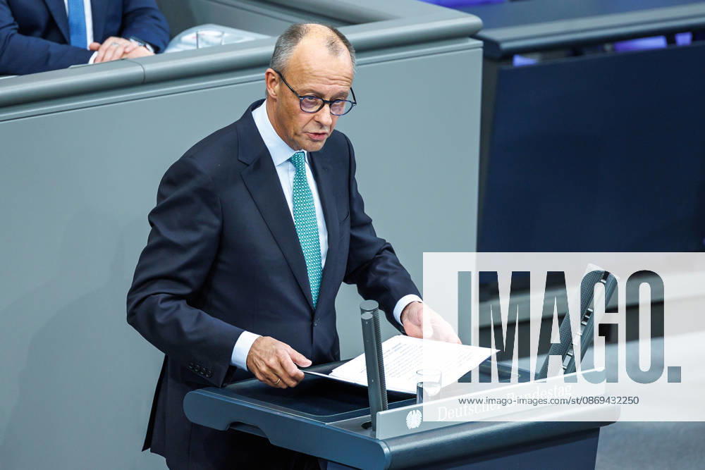 Bundestag Bundeskanzler Friedrich Merz (CDU) im Deutschen Bundestag am 14.10.26 in Berlin. Berlin Berlin Deutschland Bundestag