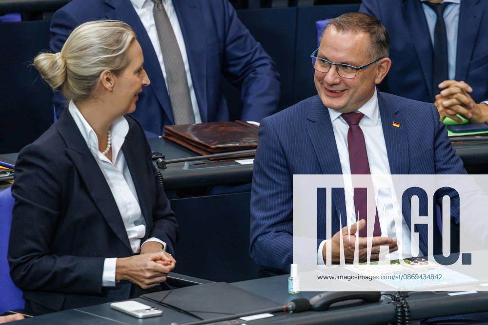 Bundestag Alice Weidel und Tino Chrupalla (AfD) im Deutschen Bundestag am 14.10.26 in Berlin. Berlin Berlin Deutschland Bundestag