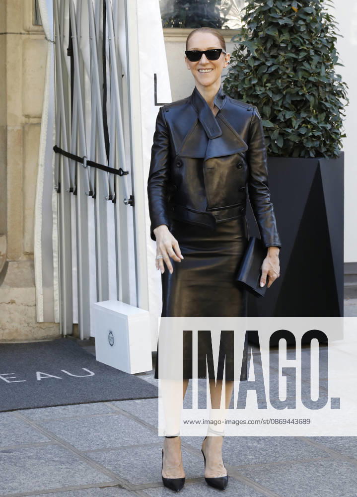 Céline Dion greets her fans as she leaves theRoyal Monceau Hotel in Paris before heading to the La Plénitude Arena at Paris La Défense to continue her concert series on October 14, 2026 Marc Ausset Lacroix Bestimage Céline Dion greets fans as she leaves the Royal Monceau Hotel in Paris before heading to the La Plénitude Arena at Paris La Défense to continue her concert series on October 14, 2026, Paris, France