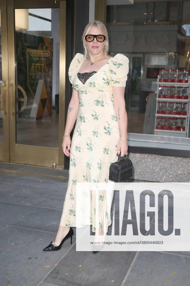 BUSY PHILIPPS at NBC Studios in New York City New York USA - ZUMAh16_ 20261014_zaf_h16_005