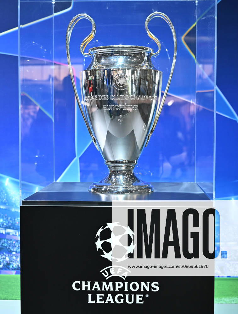 Paris Motor Show 2026 PARIS, FRANCE - OCTOBER 15: UEFA Championship Trophy on display at the Paris Motor Show (Mondial de l Auto) in Paris, France on October 15, 2026. Mustafa Yalcin Anadolu Paris France. Editorial use only. Please get in touch for any other usage.