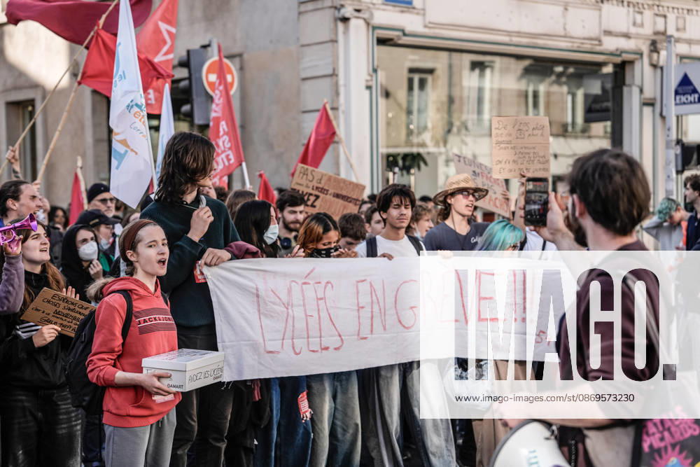 Student protests continue in Nancy NANCY, FRANCE - OCTOBER 15: Students march through the city center during a public demonstration in Nancy, France, on October 15, 2026. Students took to the streets to voice their demands regarding education and youth policies as part of ongoing mobilizations. Muhammed Said Tako Anadolu Nancy France. Editorial use only. Please get in touch for any other usage.
