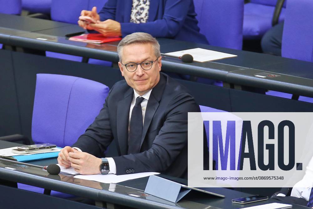 Berlin, Deutschland, 15.10.2026: Deutscher Bundestag: 102. Bundestagssitzung: Bundesminister für Digitales und Staatsmodernisierung Karsten Wildberger (CDU)