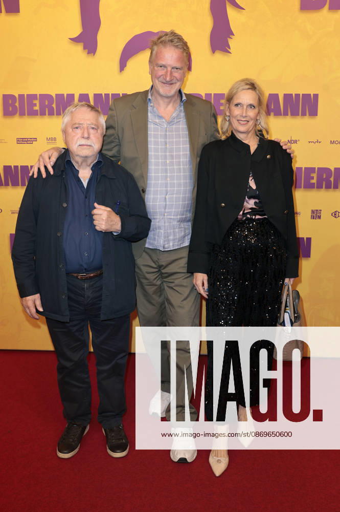Wolf Biermann, Michael Souvignier und Pamela Biermann bei der Premiere des Dokumentarfilms Biermann im Kino International. Berlin