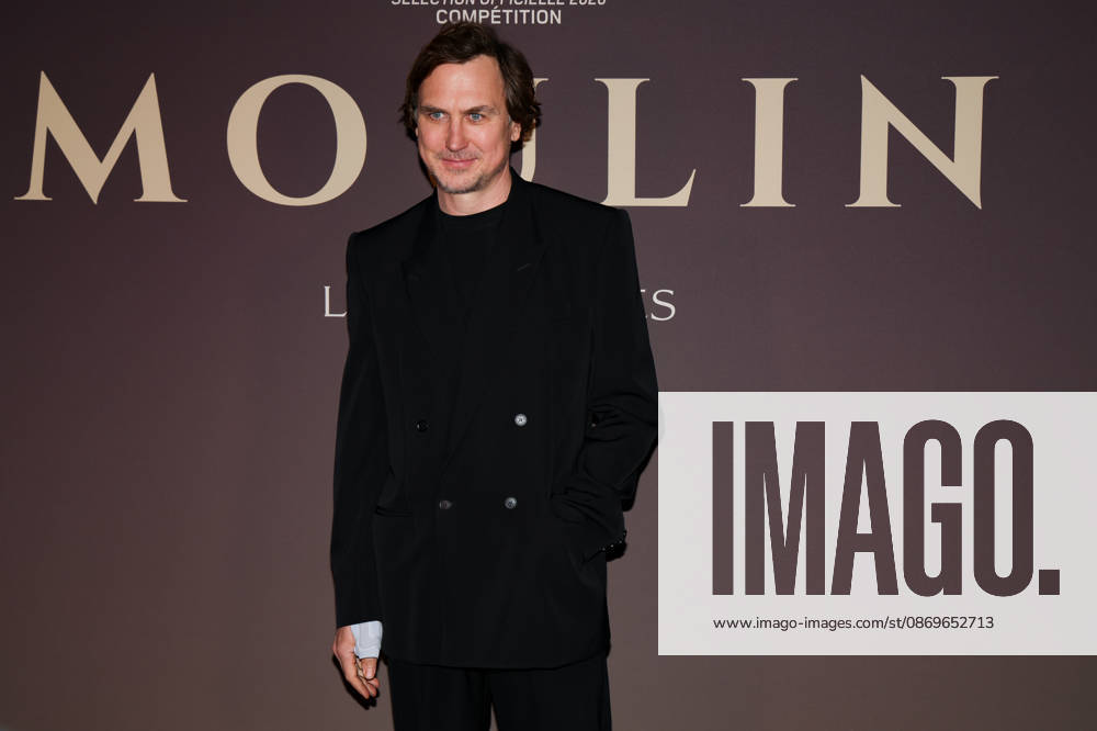 Lars Eidinger attends the Moulin Paris premiere on October 15, 2026, in Paris 460498, October 15, 2026, Paris, France