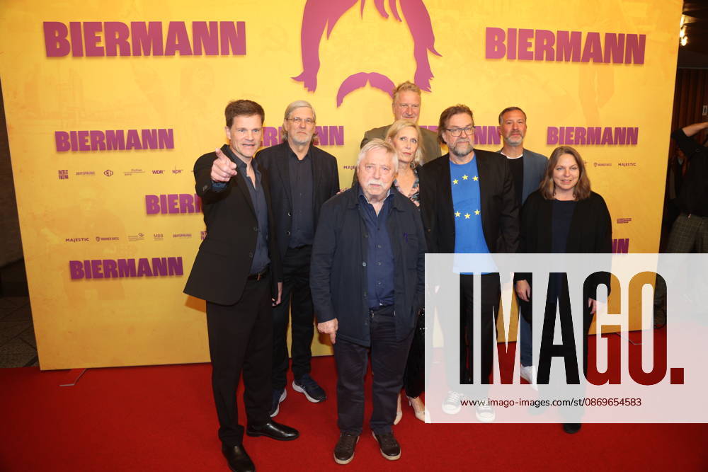 Benjamin Herrmann, Martin Hagemann, Wolf Biermann, Michael Souvignier, Pamela Biermann, Jens Meurer und Gäste bei der Premiere des Dokumentarfilms Biermann im Kino International. Berlin