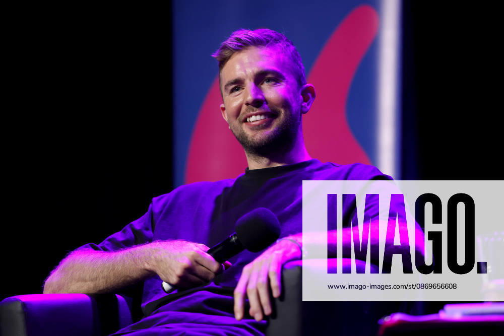 Fußballer und Autor Christoph Kramer bei der Vorstellung seines neuen Romans Wolkenberührpunkt auf der Litcologne Spezial 2026 im Theater am Tranzbrunnen. Köln, 15.10.2026 NRW Deutschland