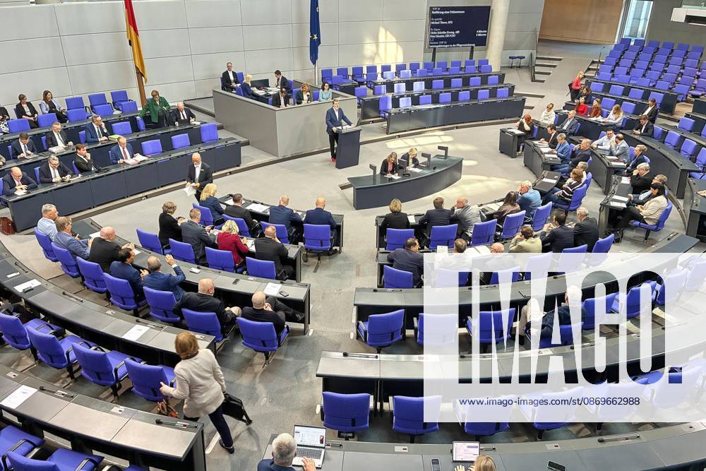 Berlin, Deutschland, 16.10.2026: Deutscher Bundestag: 103. Bundestagssitzung: Blick ins Plenum mit den Fraktionen.
