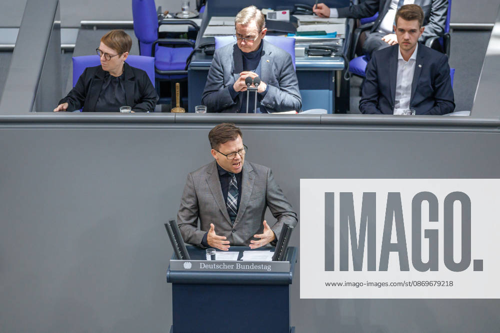 Bundestag Carsten Schneider (SPD), Minister fuer Umwelt, Klimaschutz, Naturschutz und nukleare Sicherheit, im Deutschen Bundestag am 16.10.26 in Berlin. Berlin Berlin Deutschland Bundestag