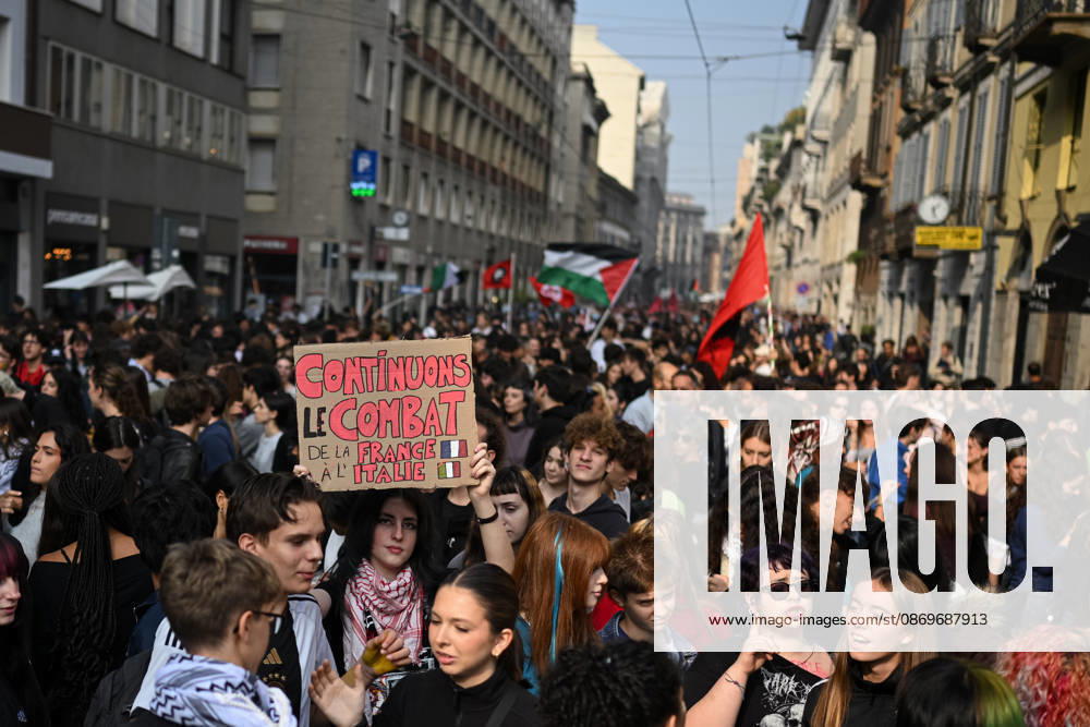 Nationwide school strike in Milan MILAN, ITALY - OCTOBER 16: Students take part in a demonstration during a nationwide school strike in Milan, Italy, on October 16, 2026. Protesters oppose the government s education policies and measures they consider discriminatory towards students of foreign origin, also highlighting demands for higher wages and an end to precarious employment in schools. Piero Cruciatti Anadolu Milan Italy. Editorial use only. Please get in touch for any other usage.