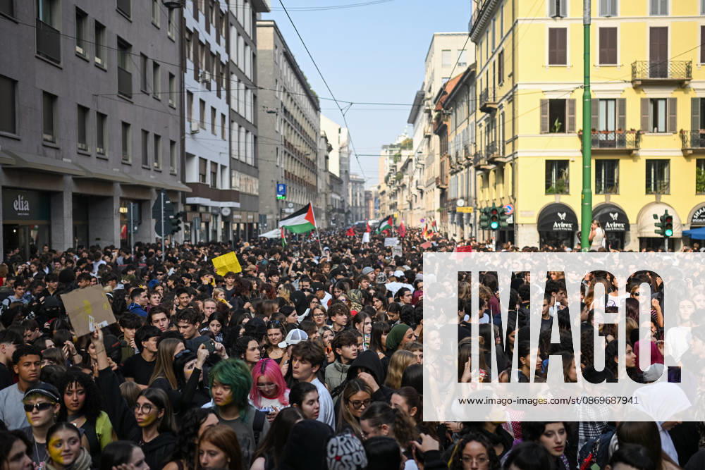 Nationwide school strike in Milan MILAN, ITALY - OCTOBER 16: Students take part in a demonstration during a nationwide school strike in Milan, Italy, on October 16, 2026. Protesters oppose the government s education policies and measures they consider discriminatory towards students of foreign origin, also highlighting demands for higher wages and an end to precarious employment in schools. Piero Cruciatti Anadolu Milan Italy. Editorial use only. Please get in touch for any other usage.