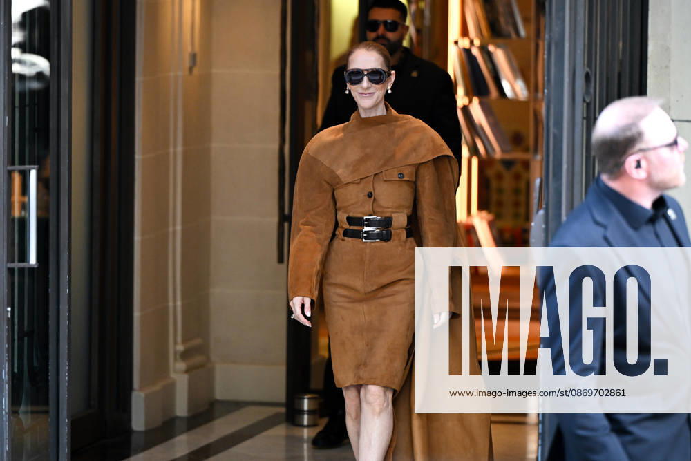 Céline Dion and her fans in front of the Royal Monceau Hotel in Paris on Saturday, October 16. Céline Dion spends time with fans before heading to the venue, the Royal Monceau Hotel in Paris, France 460514 2026 10 16 Paris France Dion, Céline