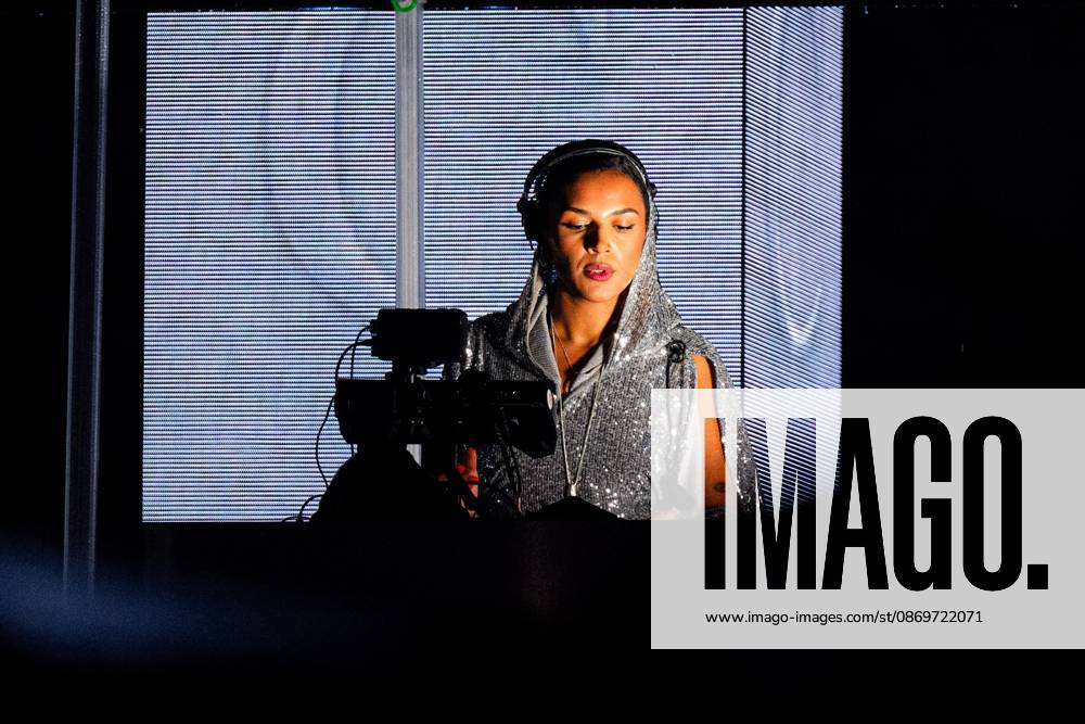 The Angele Instinct Release Party , a surprise party organized by the Brussels singer to celebrate the release of her album Instinct at the Grote Markt Grand Place, in Brussels, Friday 16 October 2026. EMILExWINDAL 190017969