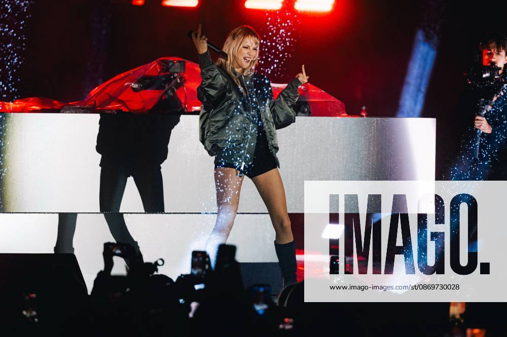 Belgian singer Angele pictured during the Angele Instinct Release Party , a surprise party organized by the Brussels singer to celebrate the release of her album Instinct at the Grote Markt Grand Place, in Brussels, Friday 16 October 2026. EMILExWINDAL 190025778