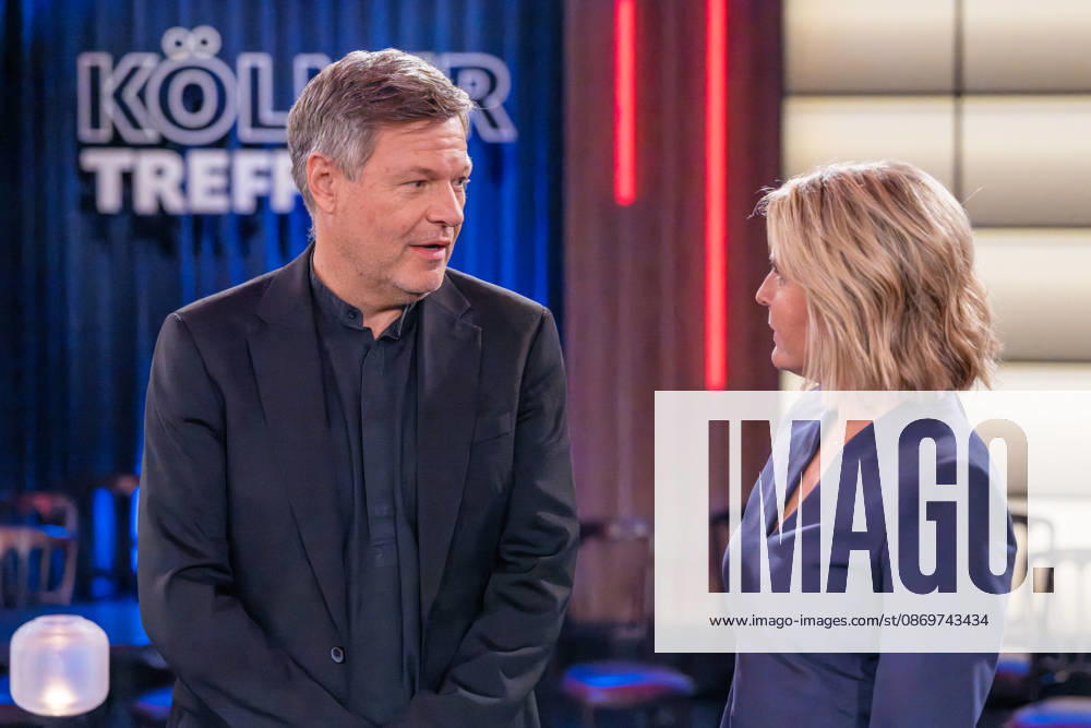 Kölner Treff am 16. Oktober 2026. Im Bild Robert Habeck, Schriftsteller und ehemaliger Politiker, im Gespräch mit der Moderatorin Susann Link. Wie immer einfühlsam und zugleich humorvoll befragen Susan Link und Micky Beisenherz ihre Gäste. Köln Nordrhein-Westfalen Deutschland