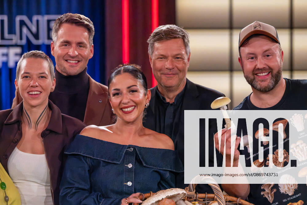 Kölner Treff am 16. Oktober 2026. Von links nach rechts: Stefanie Heinzmann, Pop- und Soulsängerin aus der Schweiz, der Sänger und Schauspieler Alexander Klaws, Conny from the Block und Amtsfluencerin Tülin Sezgin, Robert Habeck, Schriftsteller und ehemaliger Politiker, sowie Martin Maschka, Wildnisexperte, Pilzfachmann und Naturpädagoge. Wie immer einfühlsam und zugleich humorvoll befragen Susan Link und Micky Beisenherz ihre Gäste. Köln Nordrhein-Westfalen Deutschland