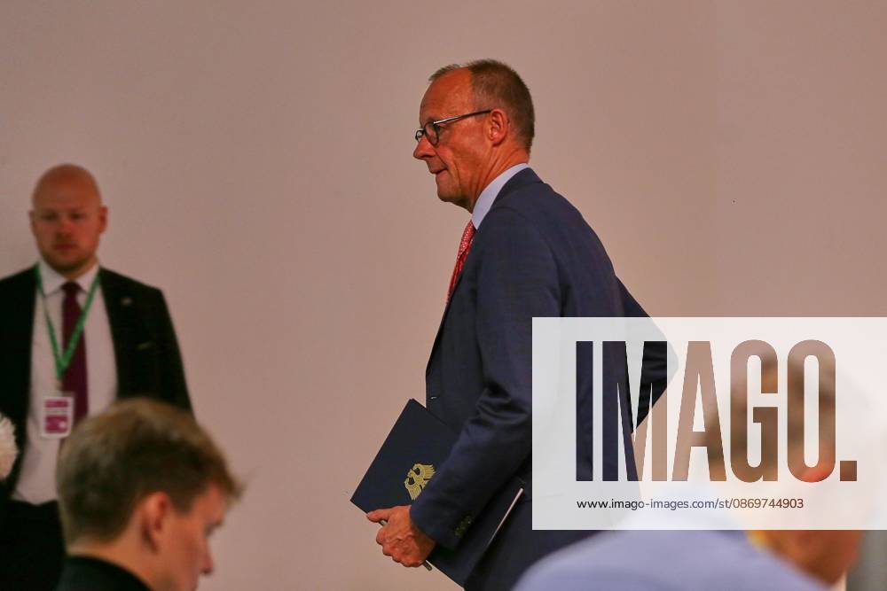 Brüssel, Belgien, 16.10.2026: Europa-Gebäude: EU-Gipfel: Bundeskanzler Friedrich Merz (CDU) auf einer Pressekonferenz zum Abschluss am Freitagnachmittag.