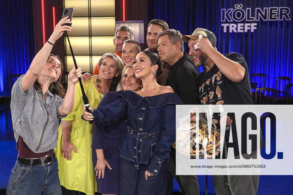 Susan Link, Micky Beisenherz, Lea Linster, Stefanie Heinzmann, Alexander Klaws, Tülin Sezgin, Robert Habeck und Martin Maschka bei der Aufzeichnung der WDR-Talkshow Kölner Treff im WDR Studio BS 3. Köln