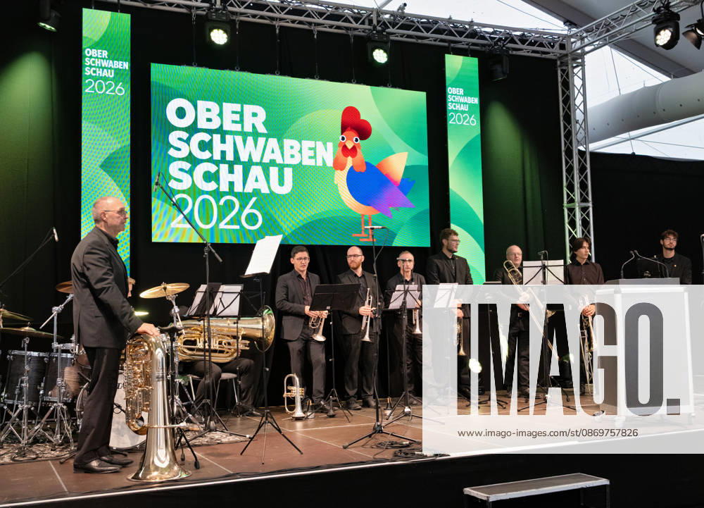 Ravensburg Bürgerempfang auf der Oberschwabenschau mi Manuel Hagel (CDU), stellvertretender Ministerpräsident und OB Daniel Rapp Ensemble der Musikschule Ravensburg beim Bürgerempfang auf der Oberschwabenschau 2026 Bürgerempfang der Stadt Ravensburg auf der Oberschwabenschau 2026. Ravensburg, Baden-Württemberg, Deutschland, 17.10.2026. Oberbürgermeister Dr. Daniel Rapp und Manuel Hagel (CDU), stellvertretender Ministerpräsident sowie Minister des Inneren, für Digitalisierung und Europa des Landes Baden-Württemberg, beim Bürgerempfang. For editorial use only.