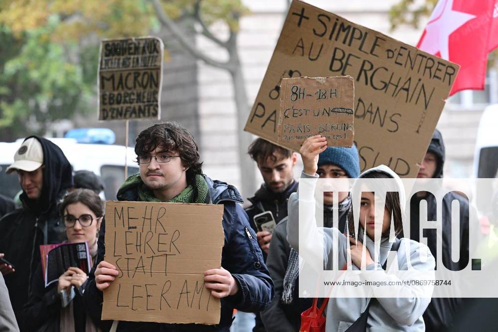 Demonstration Â«Solidarität mit den Schüler:innen in FrankreichÂ» im Kleistpark, fotografiert am 17.10.2026 in Berlin. Berlin Berlin Berlin