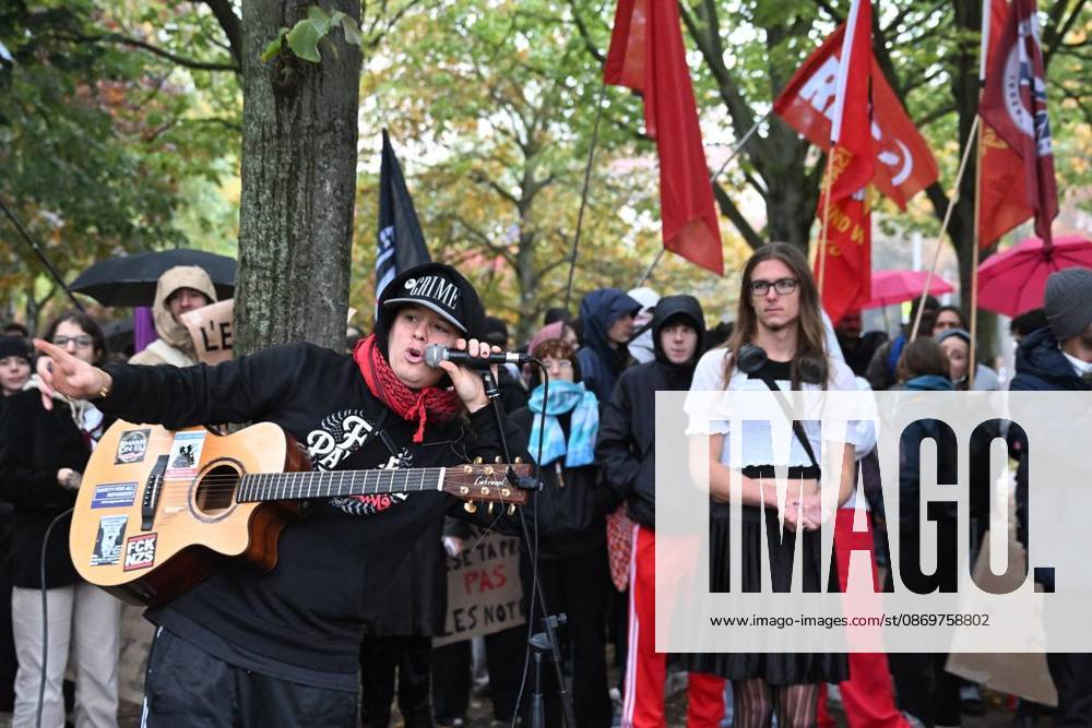 Demonstration Â«Solidarität mit den Schüler:innen in FrankreichÂ» im Kleistpark, fotografiert am 17.10.2026 in Berlin. Berlin Berlin Berlin