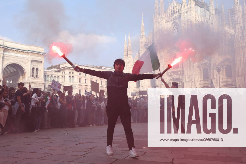 Demonstration by Italia in Piazza - Milano Demonstration by Italia in Piazza, the grassroots movement of students and young workers taking to the streets in 15 Italian cities in Milano Italy on October 17 2026. Photo by Francesco Enriquez IPA ABACAPRESS.COM Milano Italy