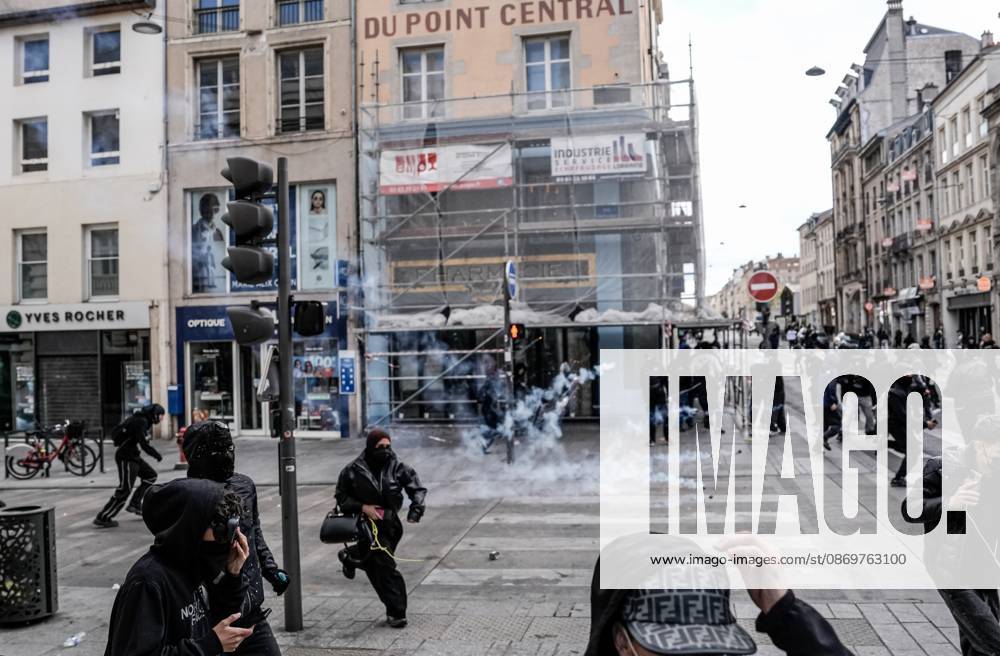 French police intervene in Nancy protests against rising living costs NANCY, FRANCE - OCTOBER 17: French riot police officers deploy tear gas to disperse demonstrators clashing with law enforcement during a nationwide protest over rising living costs, fuel prices, and education funding in Nancy, France on Saturday, October 17, 2026. Clashes broke out after groups of youth set up street barricades around secondary schools and central thoroughfares, prompting police units to intervene with crowd-control canisters to reopen urban transit corridors. Muhammed Said Tako Anadolu Nancy France. Editorial use only. Please get in touch for any other usage.