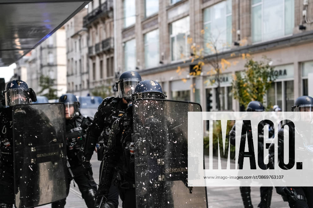 French police intervene in Nancy protests against rising living costs NANCY, FRANCE - OCTOBER 17: French riot police officers deploy tear gas to disperse demonstrators clashing with law enforcement during a nationwide protest over rising living costs, fuel prices, and education funding in Nancy, France on Saturday, October 17, 2026. Clashes broke out after groups of youth set up street barricades around secondary schools and central thoroughfares, prompting police units to intervene with crowd-control canisters to reopen urban transit corridors. Muhammed Said Tako Anadolu Nancy France. Editorial use only. Please get in touch for any other usage.