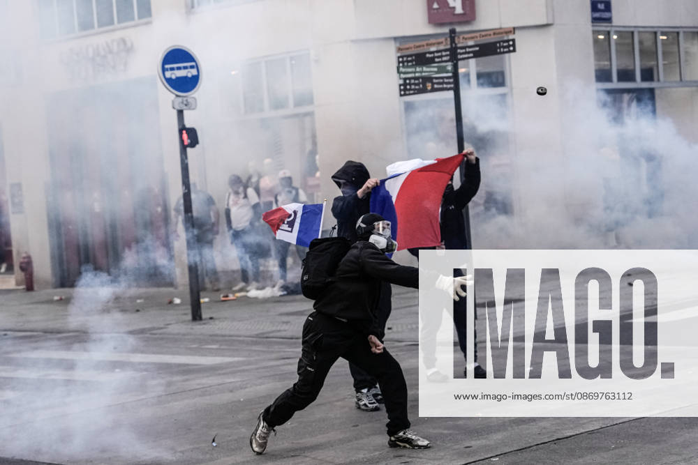 French police intervene in Nancy protests against rising living costs NANCY, FRANCE - OCTOBER 17: French riot police officers deploy tear gas to disperse demonstrators clashing with law enforcement during a nationwide protest over rising living costs, fuel prices, and education funding in Nancy, France on Saturday, October 17, 2026. Clashes broke out after groups of youth set up street barricades around secondary schools and central thoroughfares, prompting police units to intervene with crowd-control canisters to reopen urban transit corridors. Muhammed Said Tako Anadolu Nancy France. Editorial use only. Please get in touch for any other usage.