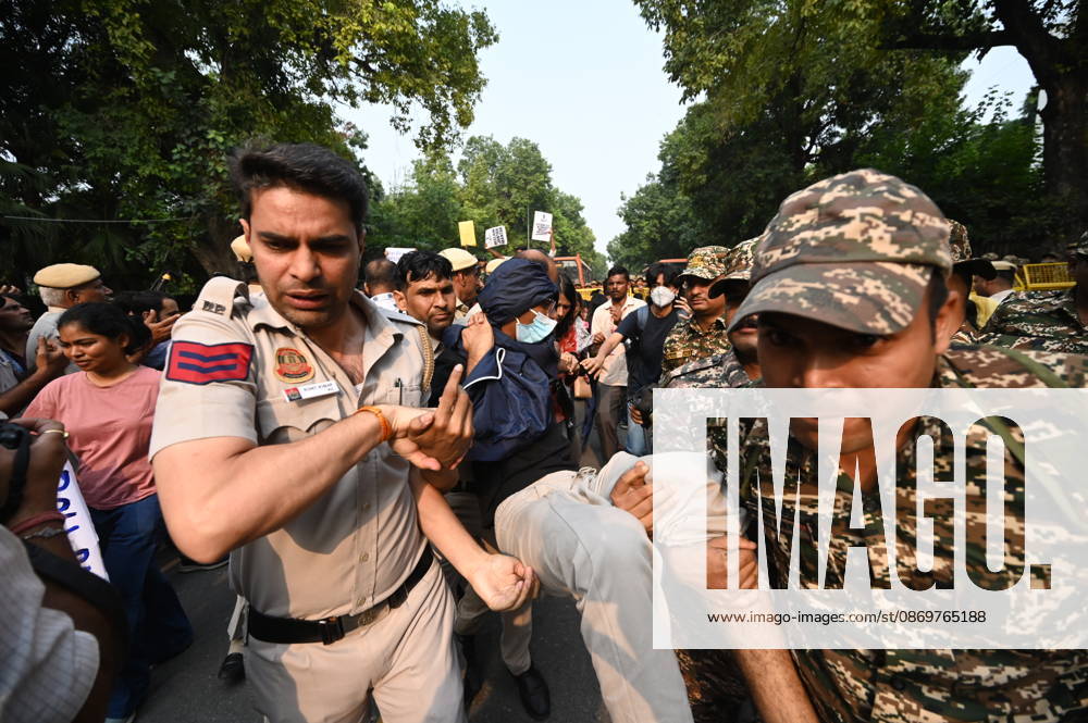 Students, youth and citizens participate in a march from the Press Club of India to Jantar Mantar demanding the resignation of Chief Election Commissioner Gyanesh Kumar, on October 17, 2026 in New Delhi, India. (Photo by Ishant Chauhan Hindustan Times ) CJP Supporters Protest Demanding CEC Gyanesh Kumar s Resignation Over Voter List Changes