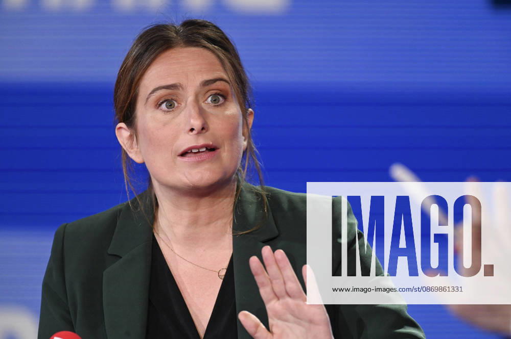 Marine Tondelier on Franc Jeu - Paris Leader of the Ecologists and French candidate for presidency Marine Tondelier poses for pictures for Franc Jeu on France 2 channel in Paris, France on October 18, 2026. Photo by Stephane Le Tellec ABACAPRESS.COM Paris France