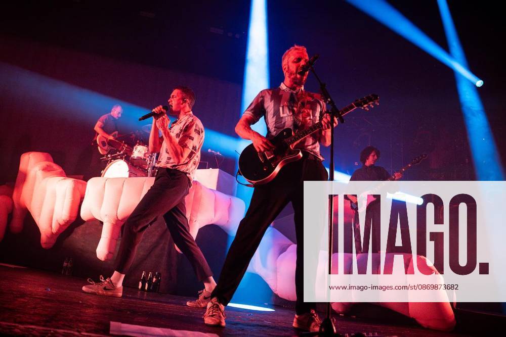 Die Band Das Lumpenpack während eines Konzerts in der Turbinenhalle, am 18.10.2026 in Oberhausen. Deutschland Oberhausen